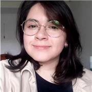 Profesora escolar con titulación en psicología